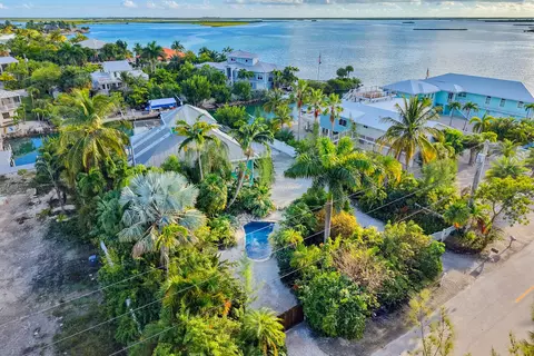 View/Area - 16640 Cypress Rd, Sugarloaf Key, FL 33042 photo 3 of 8