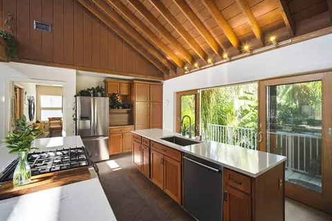 Kitchen - 16640 Cypress Rd, Sugarloaf Key, FL 33042 photo 5 of 7