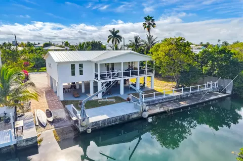 16941 Driftwood Ln, Sugarloaf, FL 33042