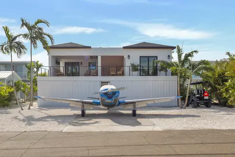 270 S Airport Dr, Summerland Key, FL 33042