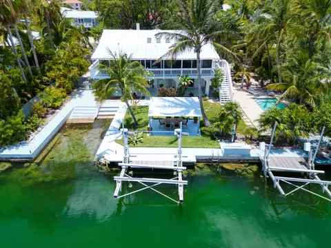 17176 W Bonita Ln, Sugarloaf Key, FL 33042