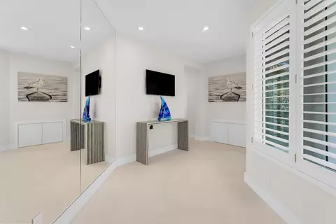 Entry Way - 180 Pompano Dr, Key Largo, FL 33037 photo 2 of 4