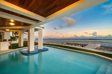 Exterior - 180 Pompano Dr, Key Largo, FL 33037 photo 4 of 14