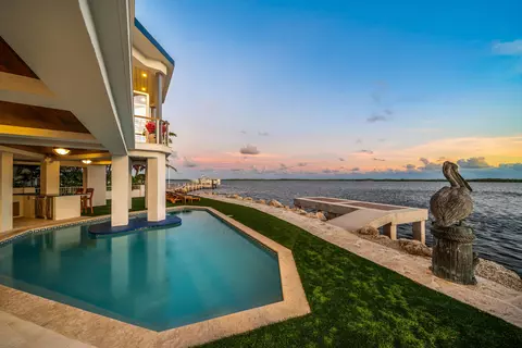 Exterior - 180 Pompano Dr, Key Largo, FL 33037 photo 2 of 14