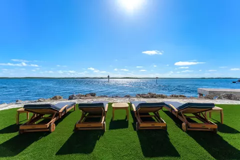View/Area - 180 Pompano Dr, Key Largo, FL 33037 photo 4 of 8