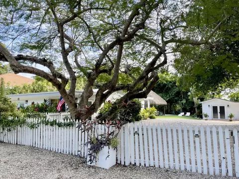 113 Key Heights Dr, Tavernier, FL 33070