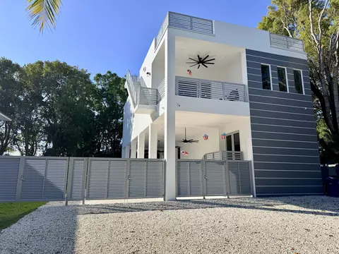 365 Buttonwood Shores Dr, Key Largo, FL 33037