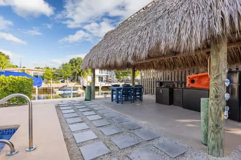 Exterior - 2266 Dolphin Dr, Marathon, FL 33050 photo 12 of 17