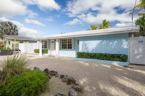 Exterior - 2266 Dolphin Dr, Marathon, FL 33050 photo 16 of 17