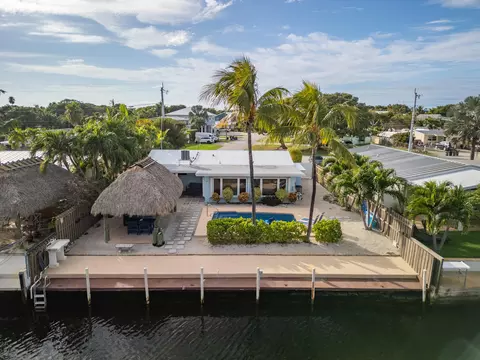 View/Area - 2266 Dolphin Dr, Marathon, FL 33050 photo 4 of 4
