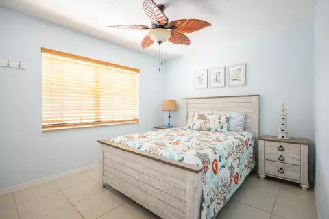 Bedroom - 2266 Dolphin Dr, Marathon, FL 33050 photo 1 of 4