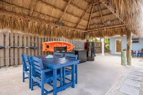 Exterior - 2266 Dolphin Dr, Marathon, FL 33050 photo 8 of 17