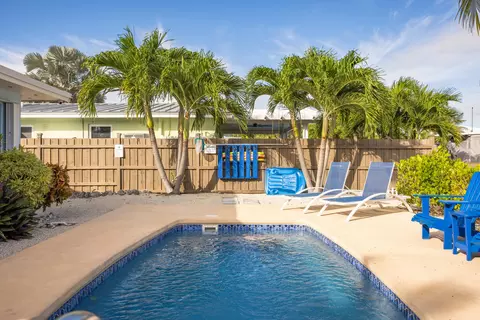 Exterior - 2266 Dolphin Dr, Marathon, FL 33050 photo 11 of 17