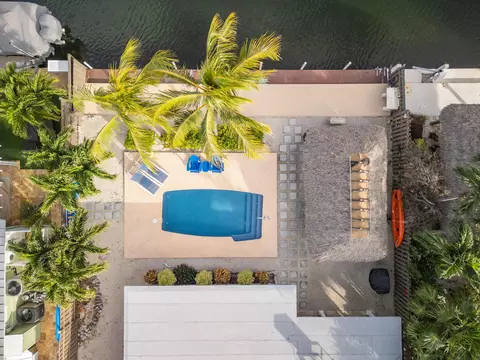View/Area - 2266 Dolphin Dr, Marathon, FL 33050 photo 1 of 4