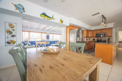 Dining - 2266 Dolphin Dr, Marathon, FL 33050 photo 2 of 2
