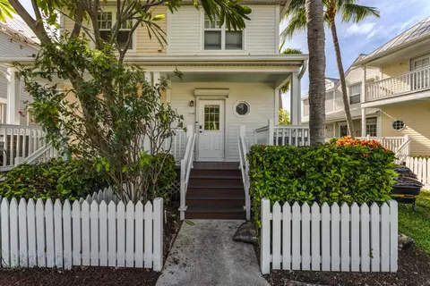 5110 Sunset Village Dr, Marathon, FL 33050
