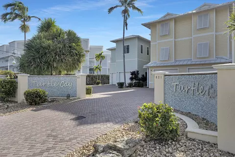 821 W Ocean Dr #3, Key Colony Beach, FL 33051