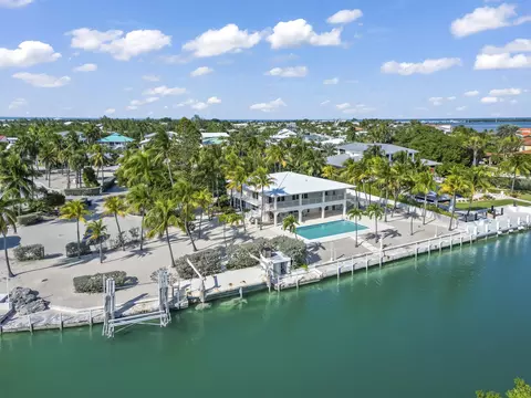 View/Area - 341 E Seaview Dr, Marathon, FL 33050 photo 8 of 10