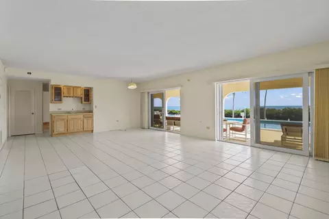 Living - 341 E Seaview Dr, Marathon, FL 33050 photo 9 of 9