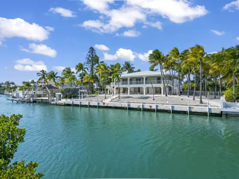 View/Area - 341 E Seaview Dr, Marathon, FL 33050 photo 9 of 10
