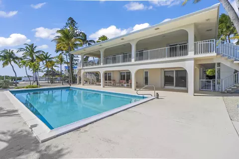 Exterior - 341 E Seaview Dr, Marathon, FL 33050 photo 8 of 8