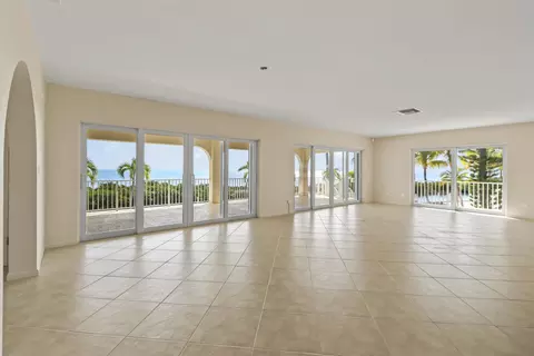 Living - 341 E Seaview Dr, Marathon, FL 33050 photo 2 of 9