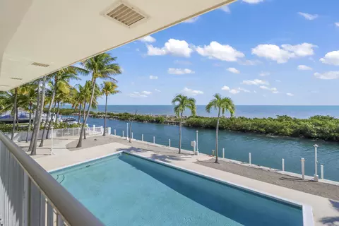 View/Area - 341 E Seaview Dr, Marathon, FL 33050 photo 5 of 10
