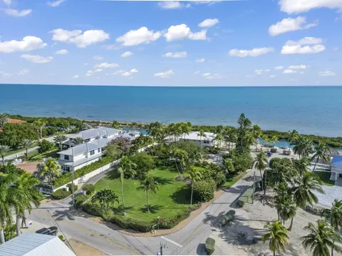 View/Area - 341 E Seaview Dr, Marathon, FL 33050 photo 6 of 10
