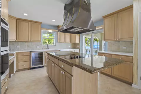 Kitchen - 341 E Seaview Dr, Marathon, FL 33050 photo 1 of 2