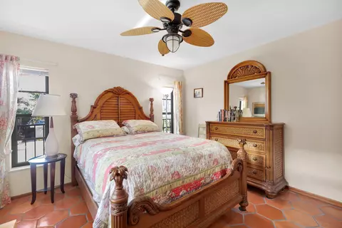 Bedroom - 580 9th St #KEY colony, Key Colony Beach, FL 33051 photo 6 of 6