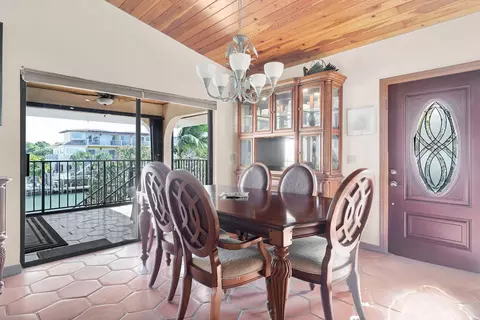 Dining - 580 9th St #KEY colony, Key Colony Beach, FL 33051 photo 2 of 2