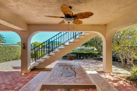 Exterior - 580 9th St #KEY colony, Key Colony Beach, FL 33051 photo 3 of 11