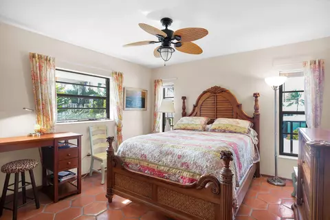 Bedroom - 580 9th St #KEY colony, Key Colony Beach, FL 33051 photo 4 of 6