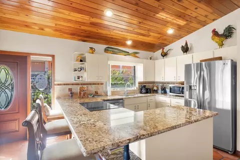 Kitchen - 580 9th St #KEY colony, Key Colony Beach, FL 33051 photo 2 of 5