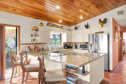 Kitchen - 580 9th St #KEY colony, Key Colony Beach, FL 33051 photo 1 of 5