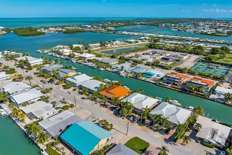 View/Area - 580 9th St #KEY colony, Key Colony Beach, FL 33051 photo 7 of 9