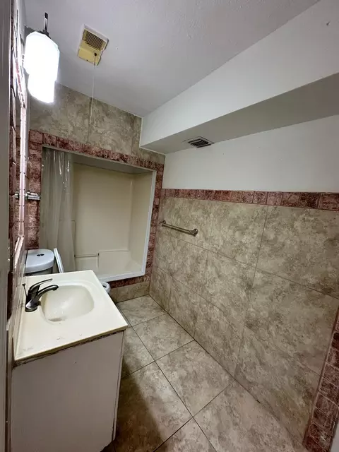 Bath - 3210 Eagle Ave, Key West, FL 33040 photo 1 of 7