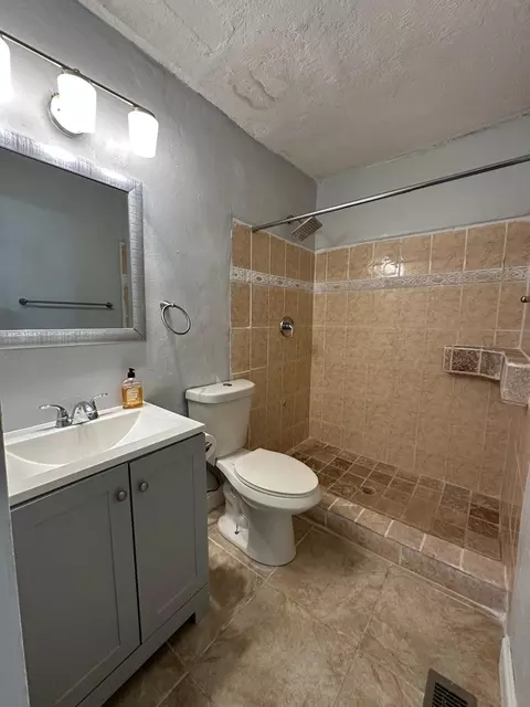 Bath - 3210 Eagle Ave, Key West, FL 33040 photo 6 of 7