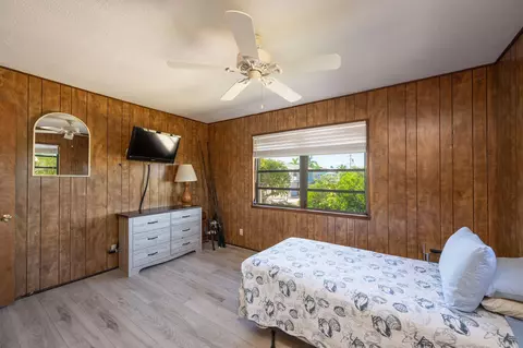 Bedroom - 3856 Donna Rd, Big Pine Key, FL 33043 photo 2 of 4
