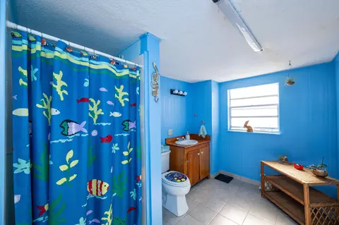 Bath - 3856 Donna Rd, Big Pine Key, FL 33043 photo 2 of 2