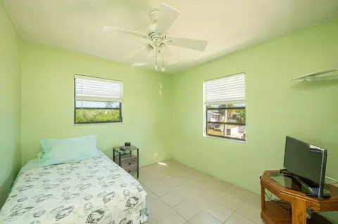 Bedroom - 3856 Donna Rd, Big Pine Key, FL 33043 photo 4 of 4
