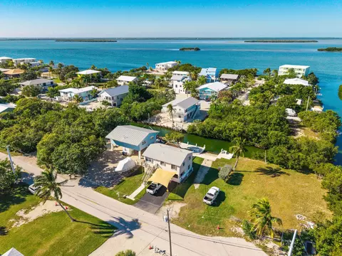 View/Area - 3856 Donna Rd, Big Pine Key, FL 33043 photo 2 of 5