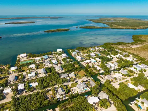 View/Area - 3856 Donna Rd, Big Pine Key, FL 33043 photo 4 of 5