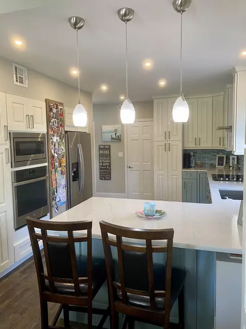 Kitchen - 4 Evergreen Ct, Key Haven, FL 33040 photo 2 of 2