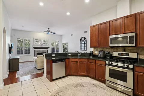 Kitchen - 333 Stokes Creek Dr, Saint Augustine, FL 32095 photo 2 of 4