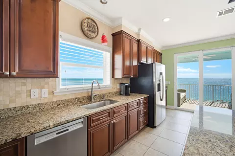 Kitchen - 183 Star Ln, Key West, FL 33040 photo 7 of 8