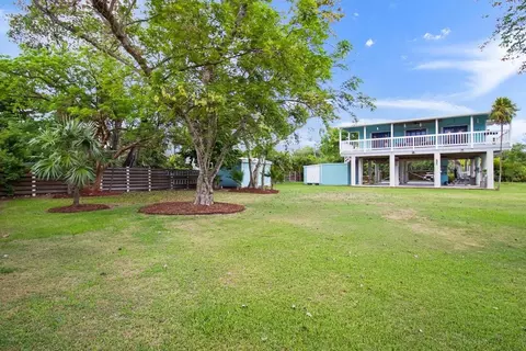 25057 7th St, Summerland Key, FL 33042