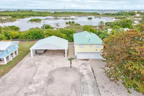 195 W Shore Dr, Summerland Key, FL 33042