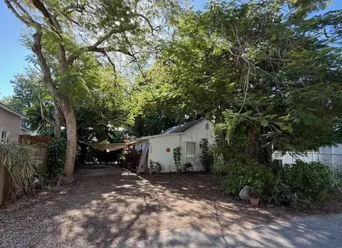 708 Bakers Ln, Key West, FL 33040