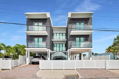 141 Grassy Rd, Key Largo, FL 33037